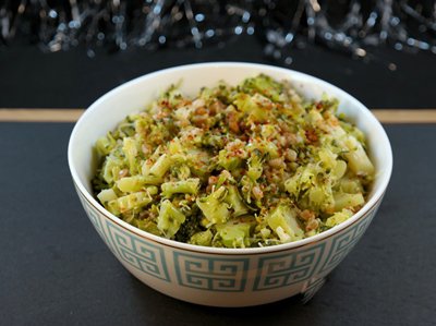 Siyez Bulgurlu Brokoli Salatası Tarifi